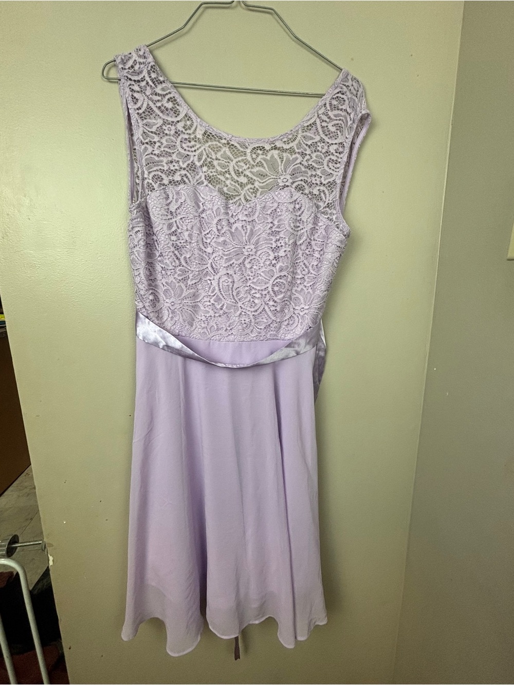 Elegant Lavender Lace Midi Dress for Women